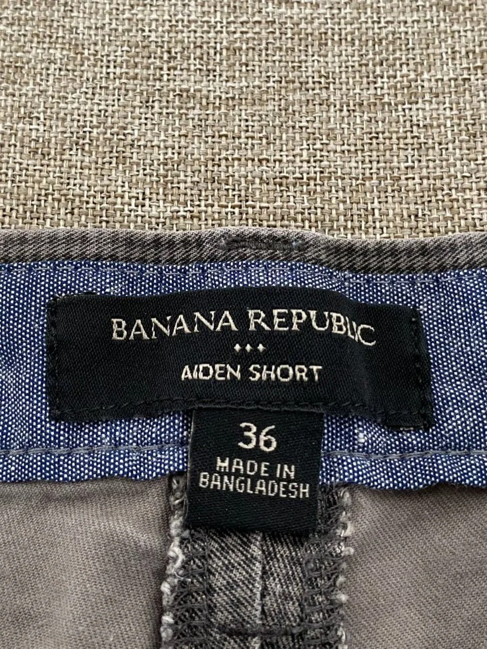 Banana Republic Chino Aiden Shorts Men's 36 Mid Rise Gray Check Casual